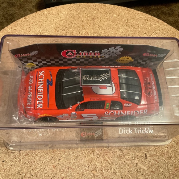 Nascar 1:24 die cast 1999 Monte Carlo (Dick Trickle) - Picture 2 of 4